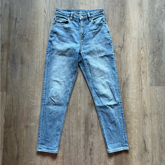 American Eagle High Rise Straight Jeans - Size 0 - Picture 1 of 3